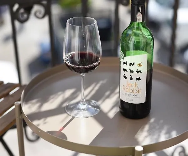 Apartment Market Square Spot *