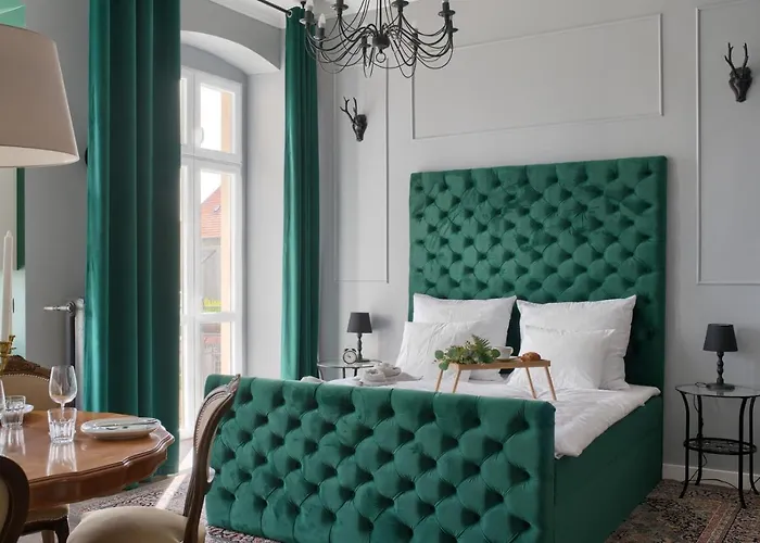 Apartment Market Square Spot