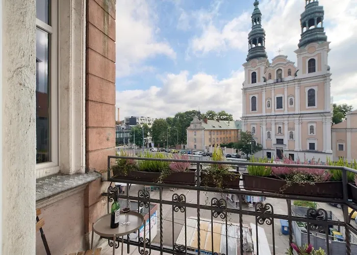 Apartment Market Square Spot *