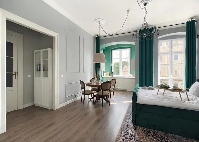 Apartment Market Square Spot *