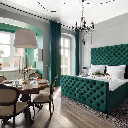 Apartment Market Square Spot *